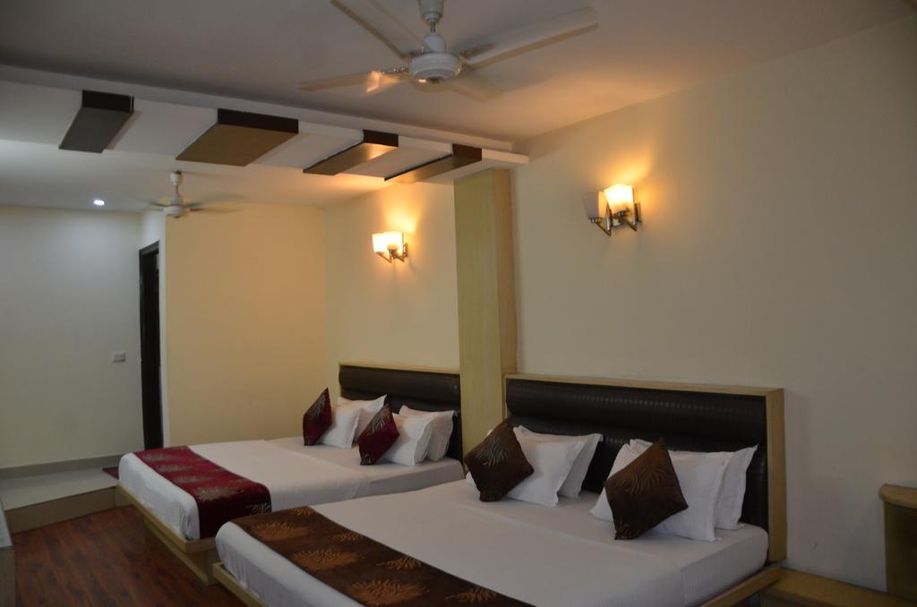 Hotel Milan Deluxe New Delhi Exterior foto
