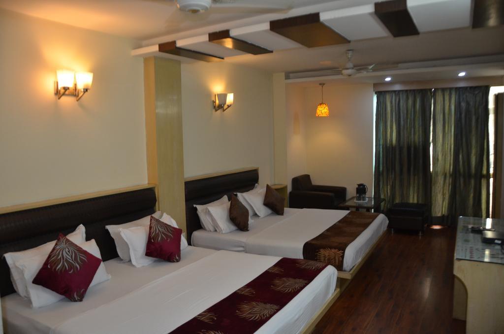 Hotel Milan Deluxe New Delhi Exterior foto
