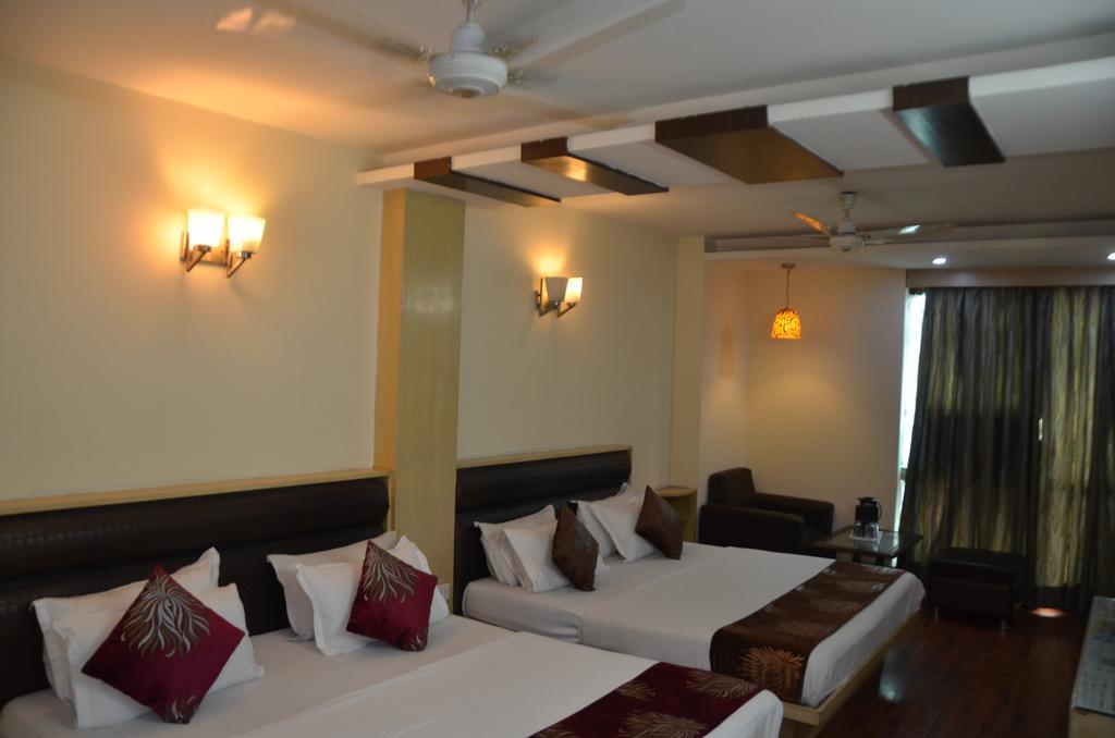 Hotel Milan Deluxe New Delhi Exterior foto