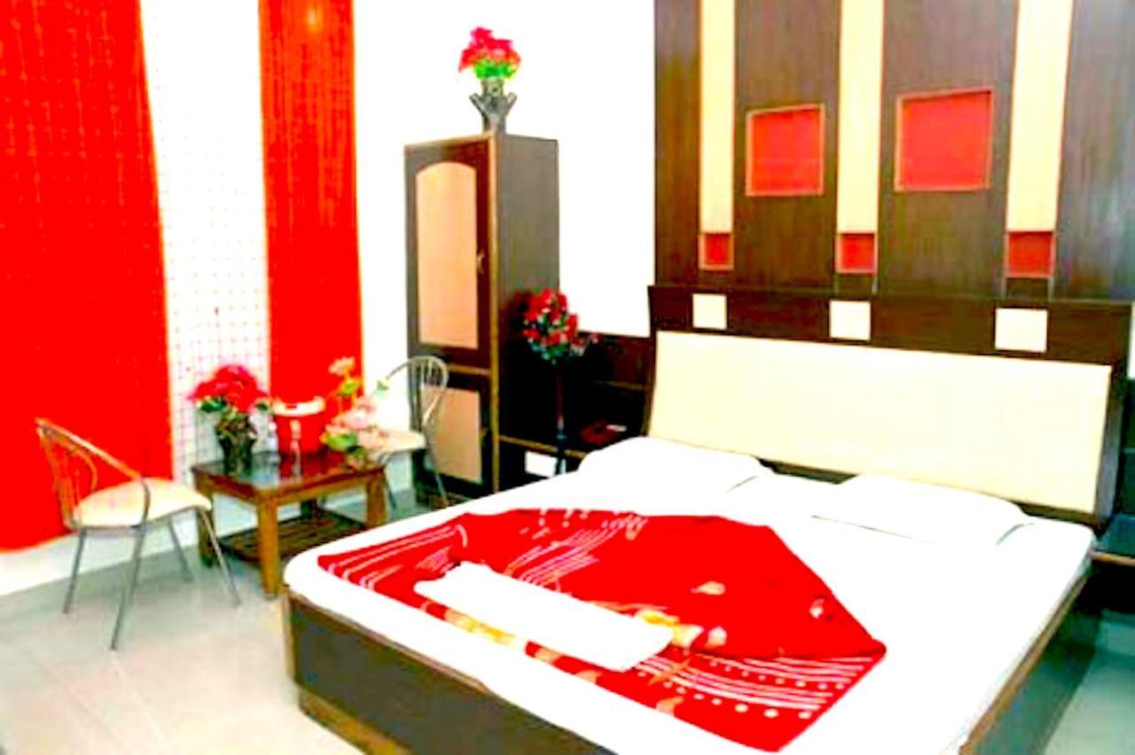 Hotel Milan Deluxe New Delhi Exterior foto