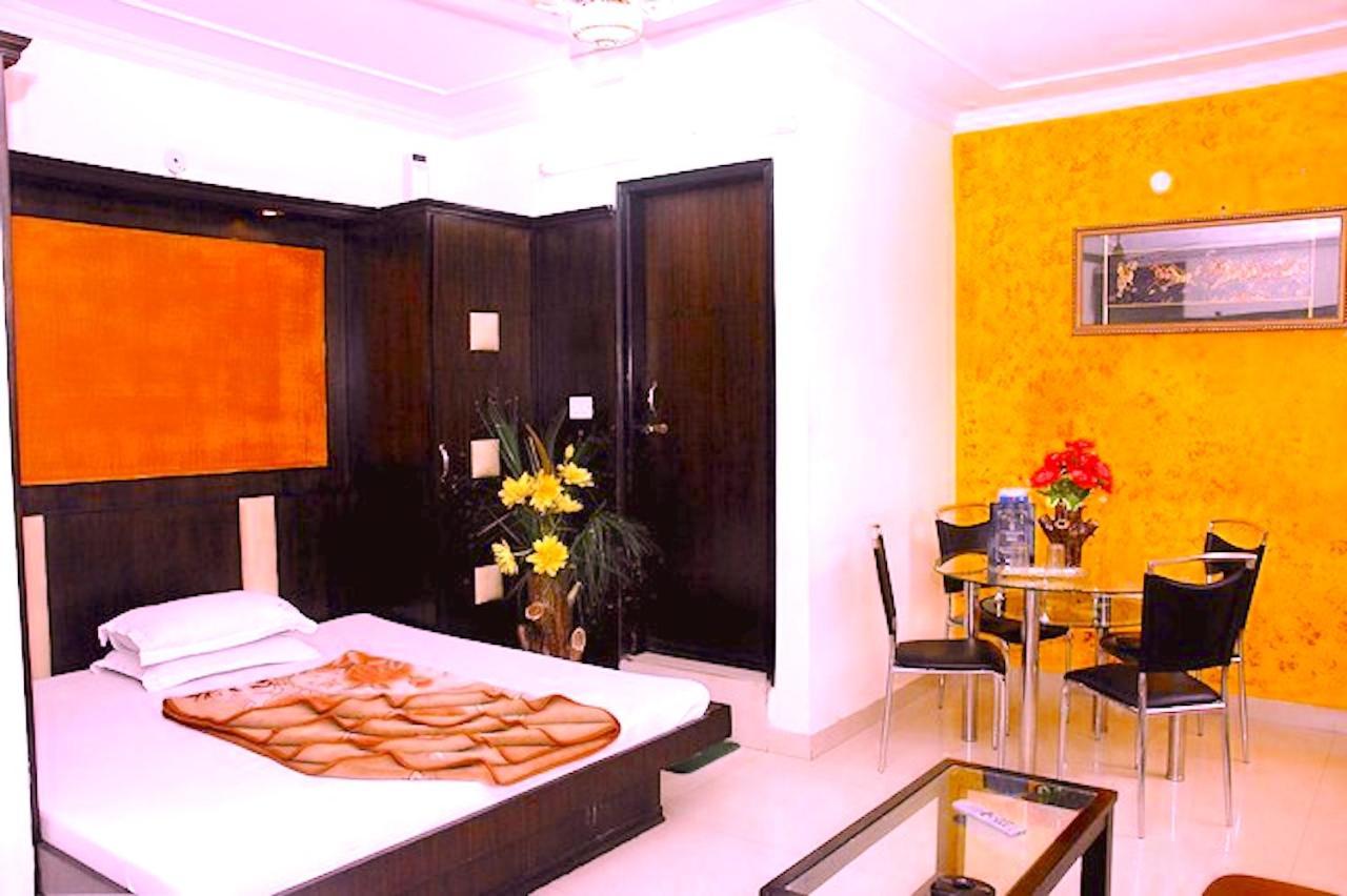 Hotel Milan Deluxe New Delhi Exterior foto