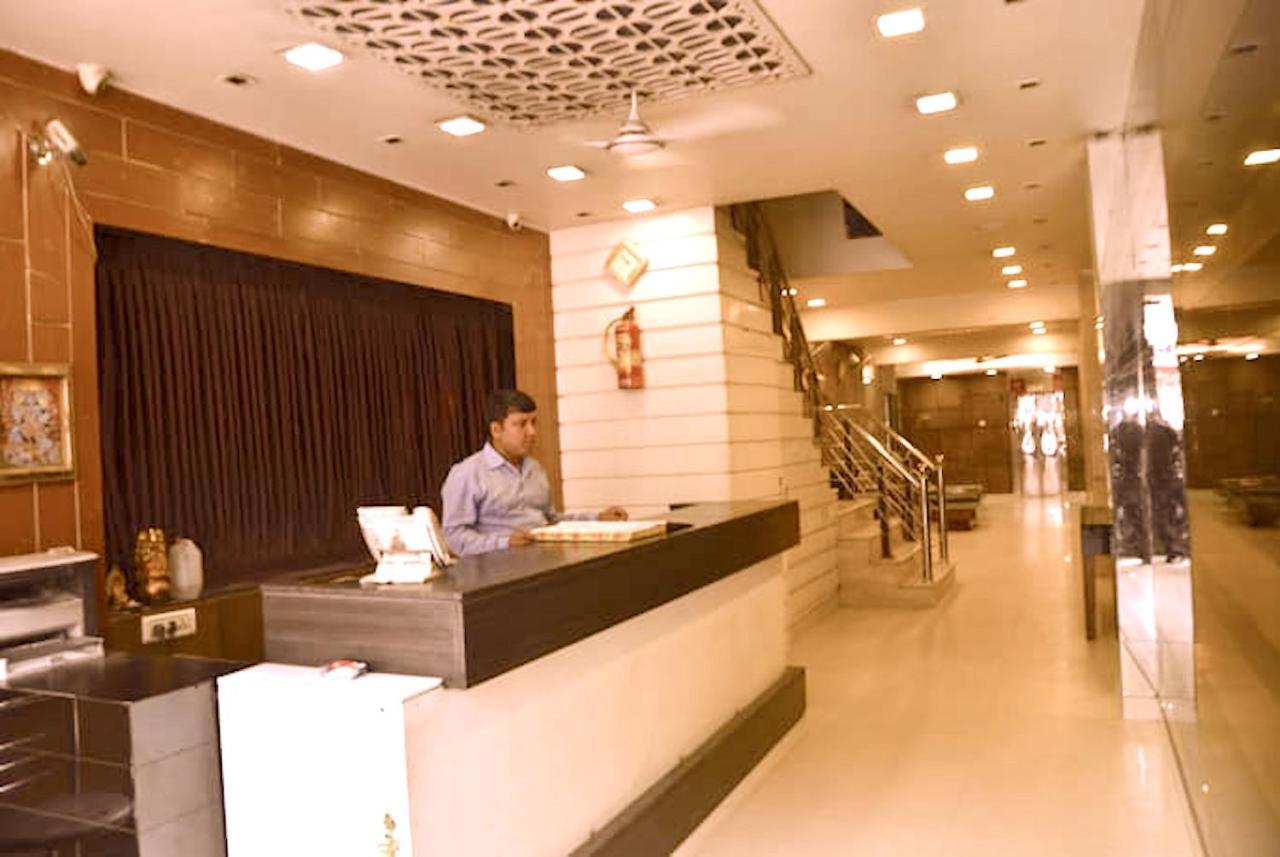 Hotel Milan Deluxe New Delhi Exterior foto